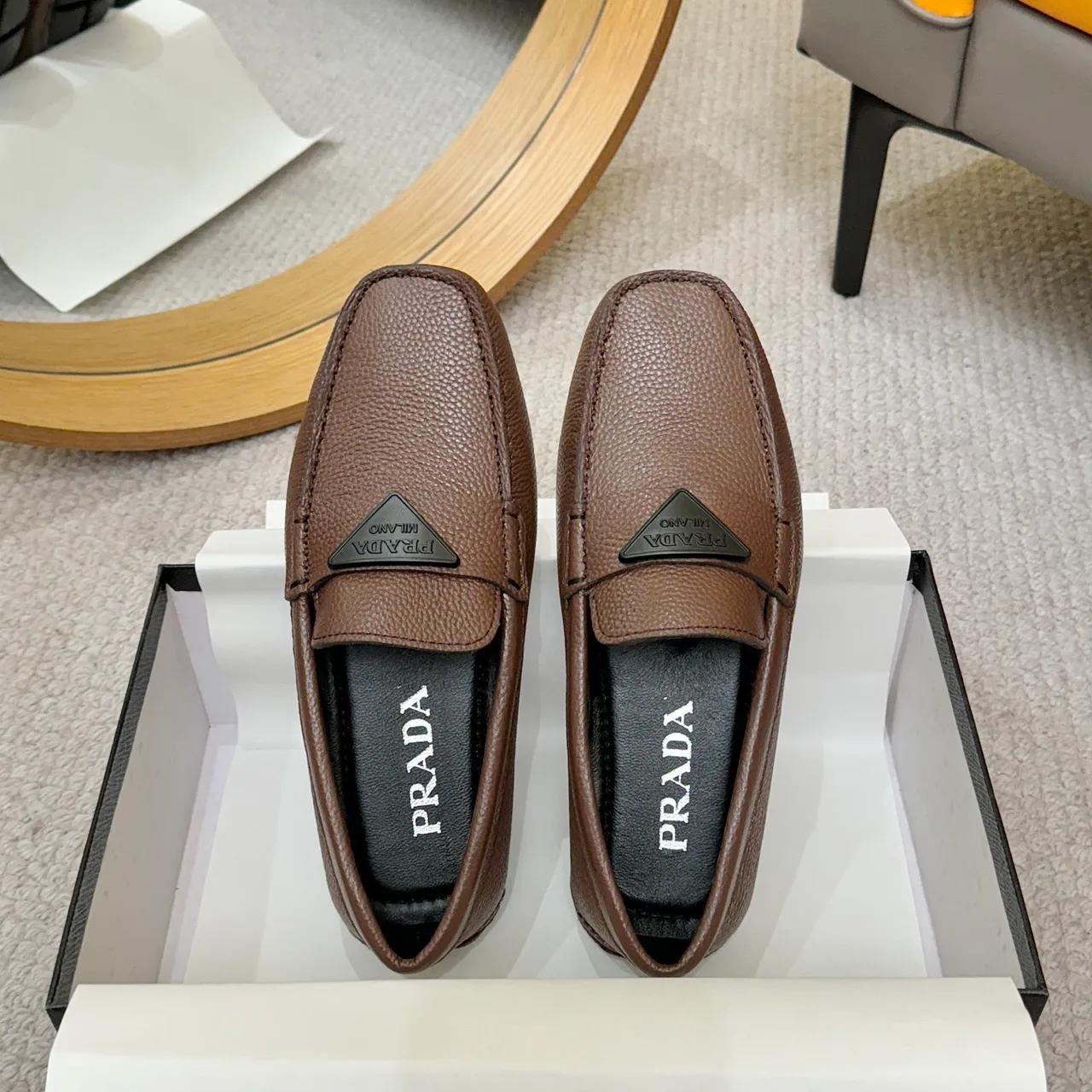 Prada भूरा काला पेबल्ड चमड़ा Moc-Toe Stitching Loafer 3