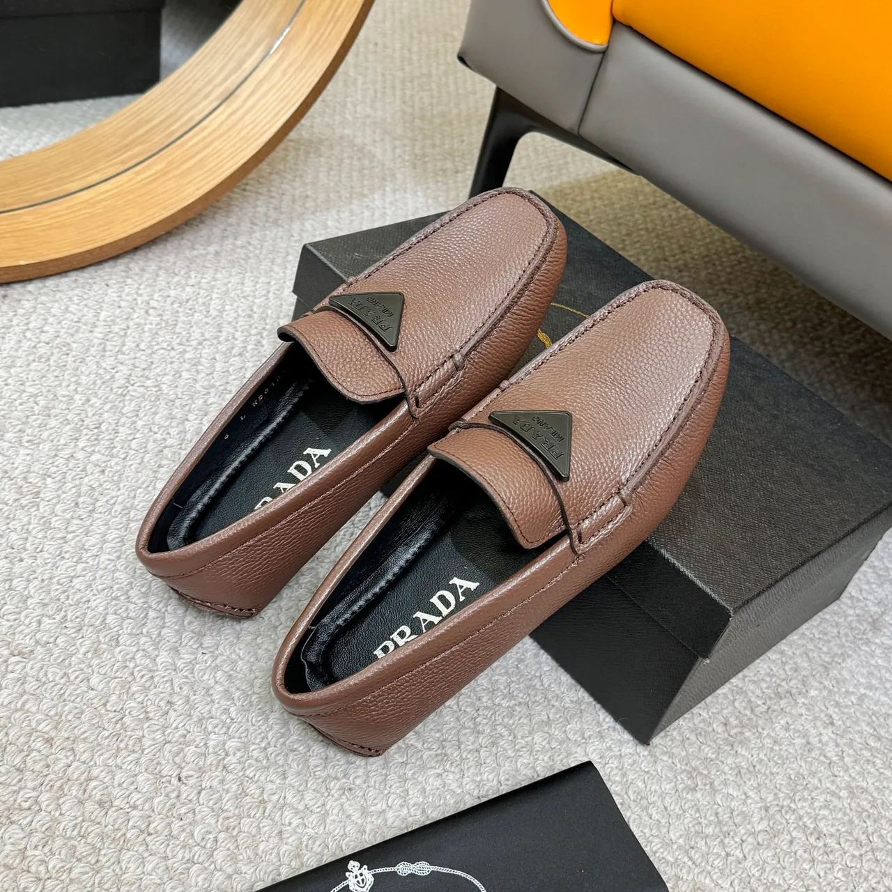 Prada भूरा काला पेबल्ड चमड़ा Moc-Toe Stitching Loafer 8
