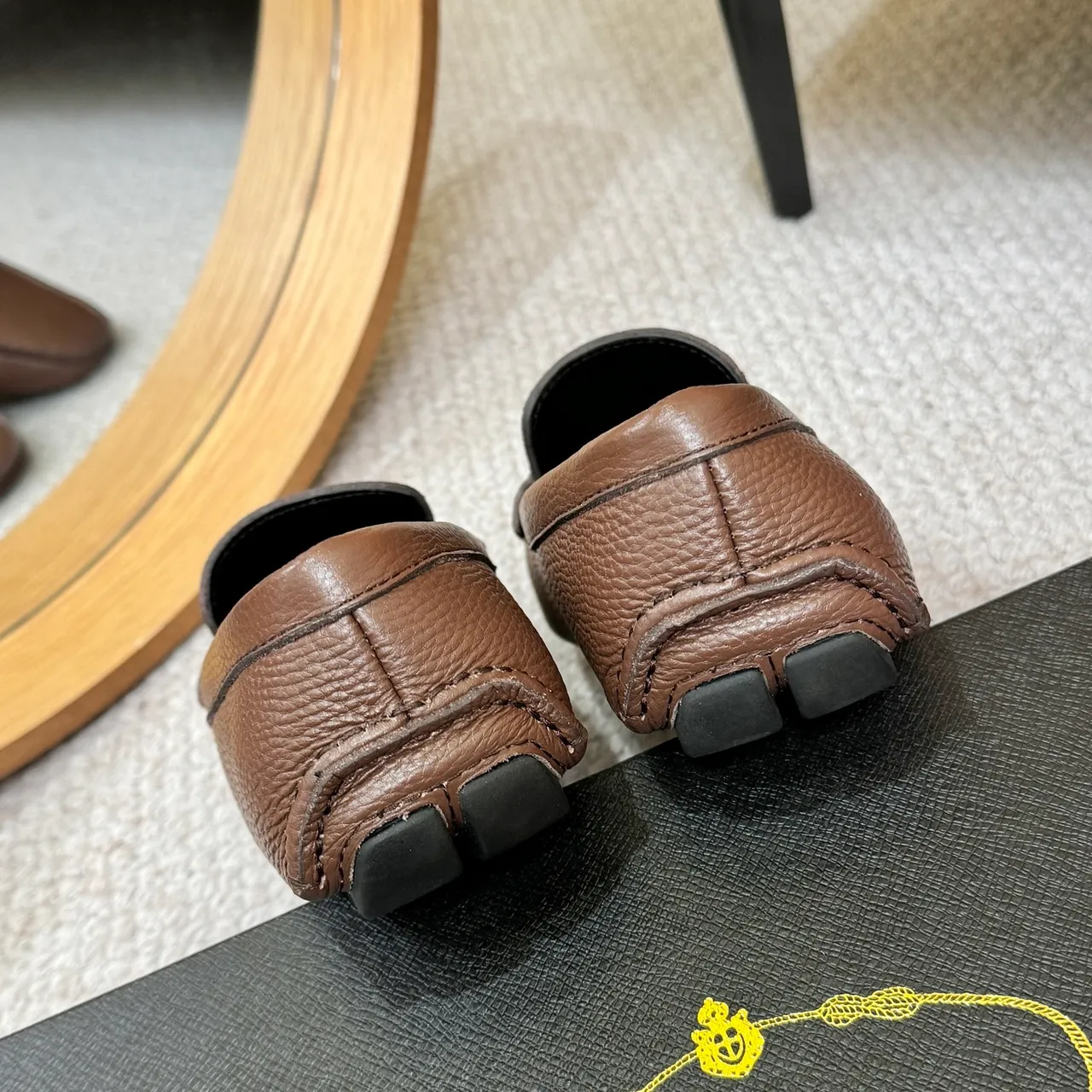 Prada भूरा काला पेबल्ड चमड़ा Moc-Toe Stitching Loafer 9