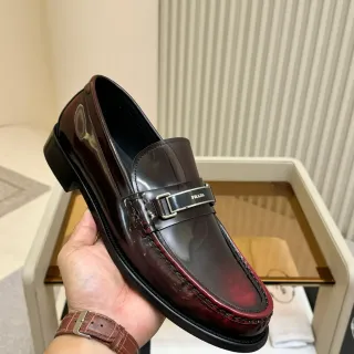 Loafers Prada Buckle Borgoña Gradiente Cuero Patentado