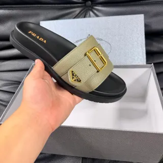 Prada बकल स्ट्रैप स्लिपर हरा काला टेक्स्चर्ड लेदर स्लिपर्स