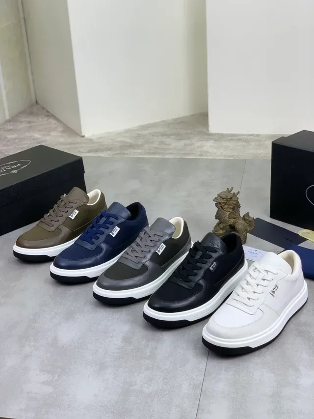 Prada Cloudbust Army Green White Olive 皮革和纺织鞋面 平台鞋底 生活方式运动鞋 2