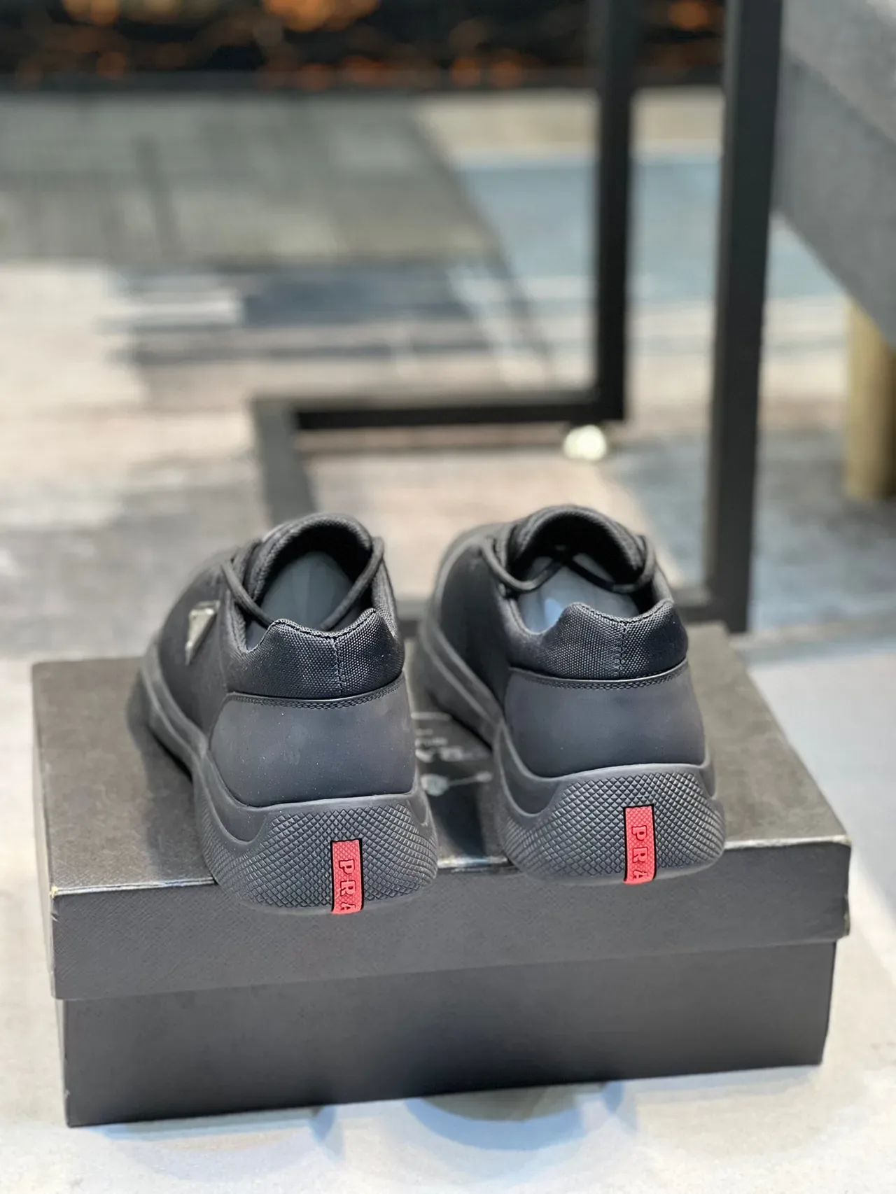Prada Cloudbust Low-Top Lifestyle Sneakers Negros de Textil y Goma 3