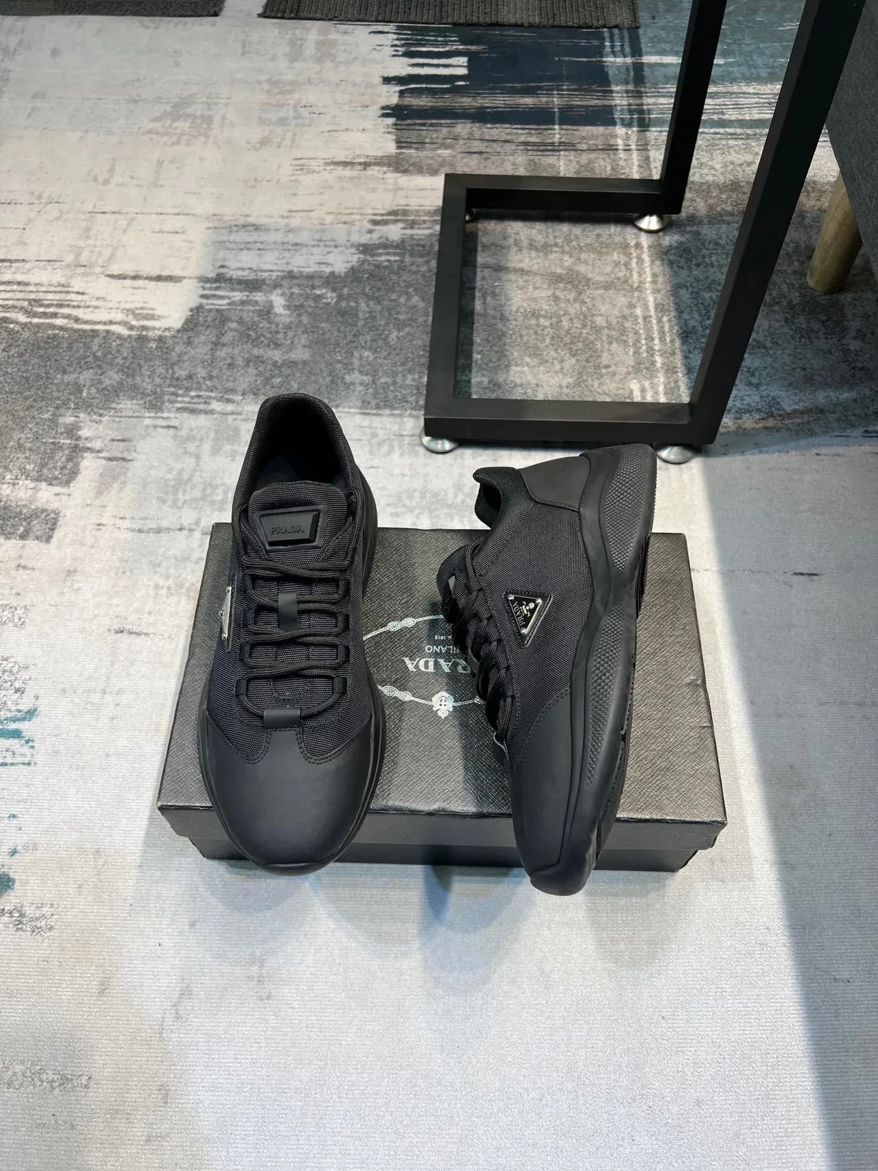 Prada Cloudbust Low-Top Lifestyle Sneakers Negros de Textil y Goma 5
