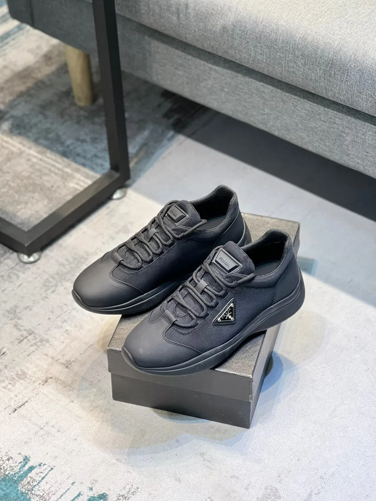 Prada Cloudbust Low-Top Lifestyle Sneakers Negros de Textil y Goma 8