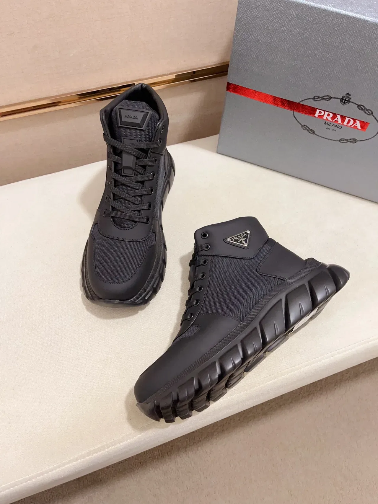 Prada Cloudbust Bota De Trabajo Alta Negra Material Mixto 4