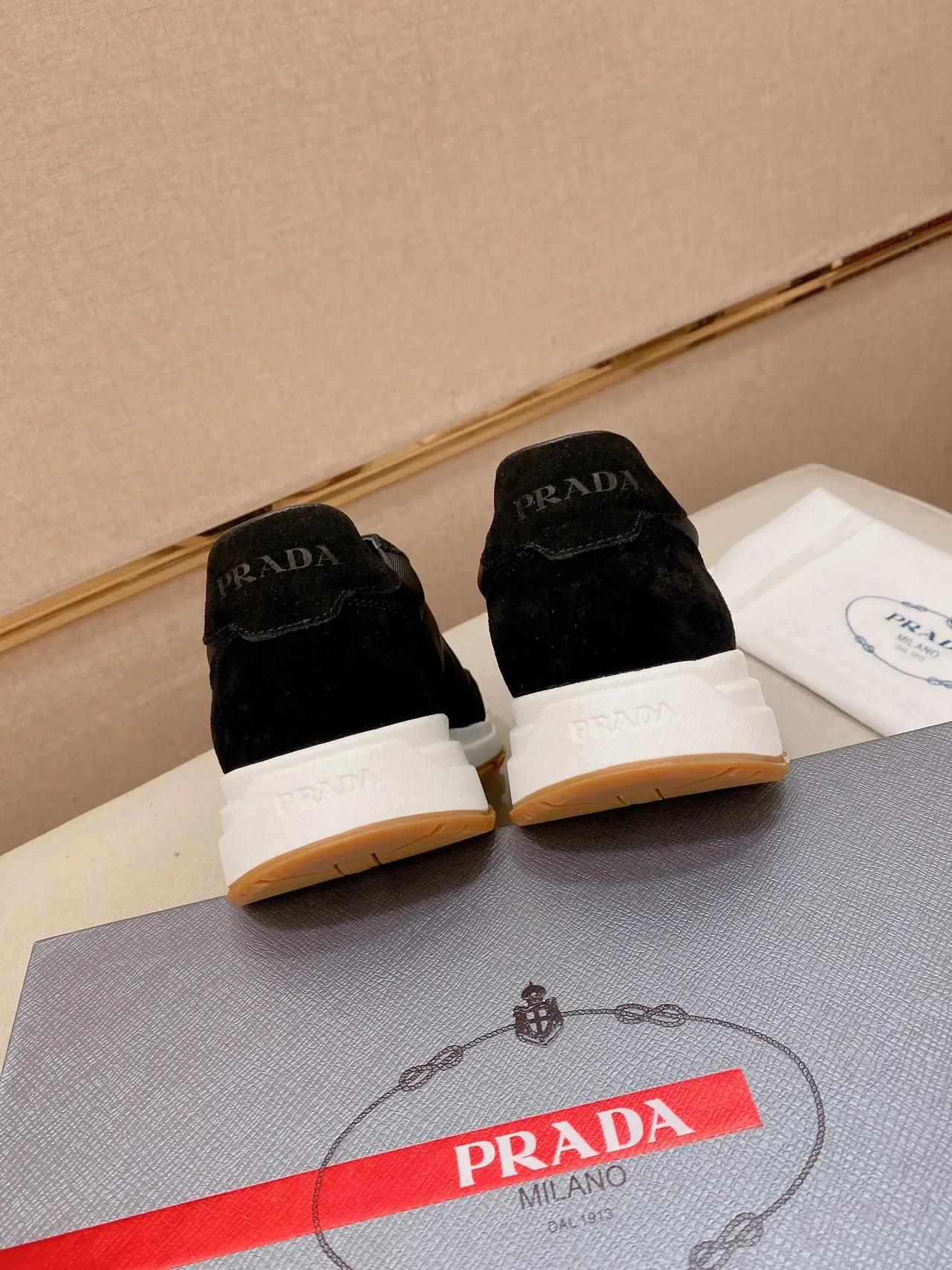 Prada Cloudbust Sneakers Lifestyle Daim et Nylon Noir 3