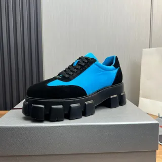 Prada Cloudbust Zapatillas Chunky Azul y Negro