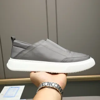 Prada Cloudbust Gris Blanc Slip-On Élastique Gusset Lifestyle Sneakers