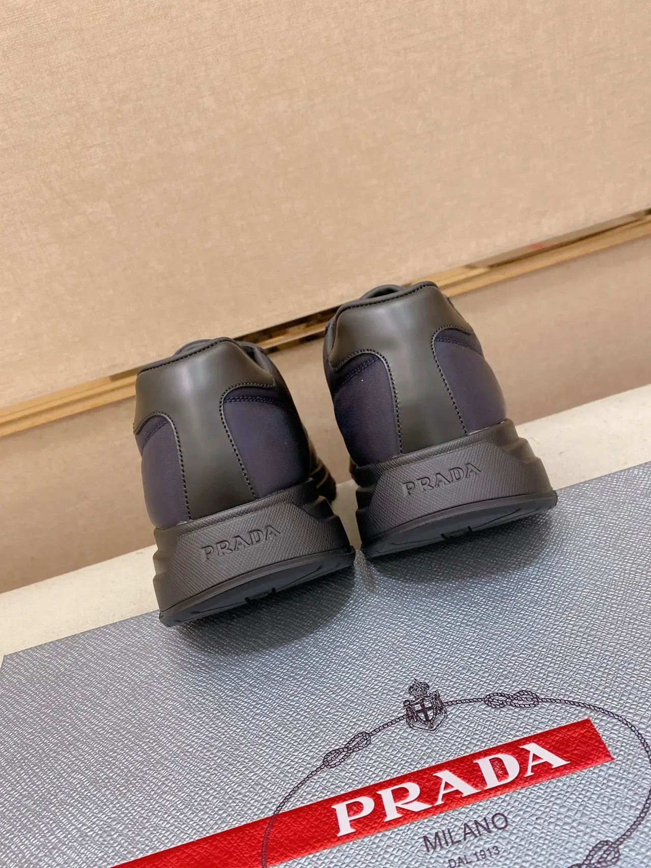 Prada Cloudbust Navy and Black 生活方式运动鞋 3