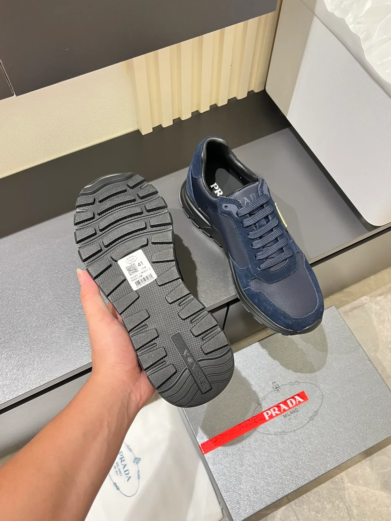 Prada Cloudbust Tênis Lifestyle Azul Marinho Camurça e Couro 3