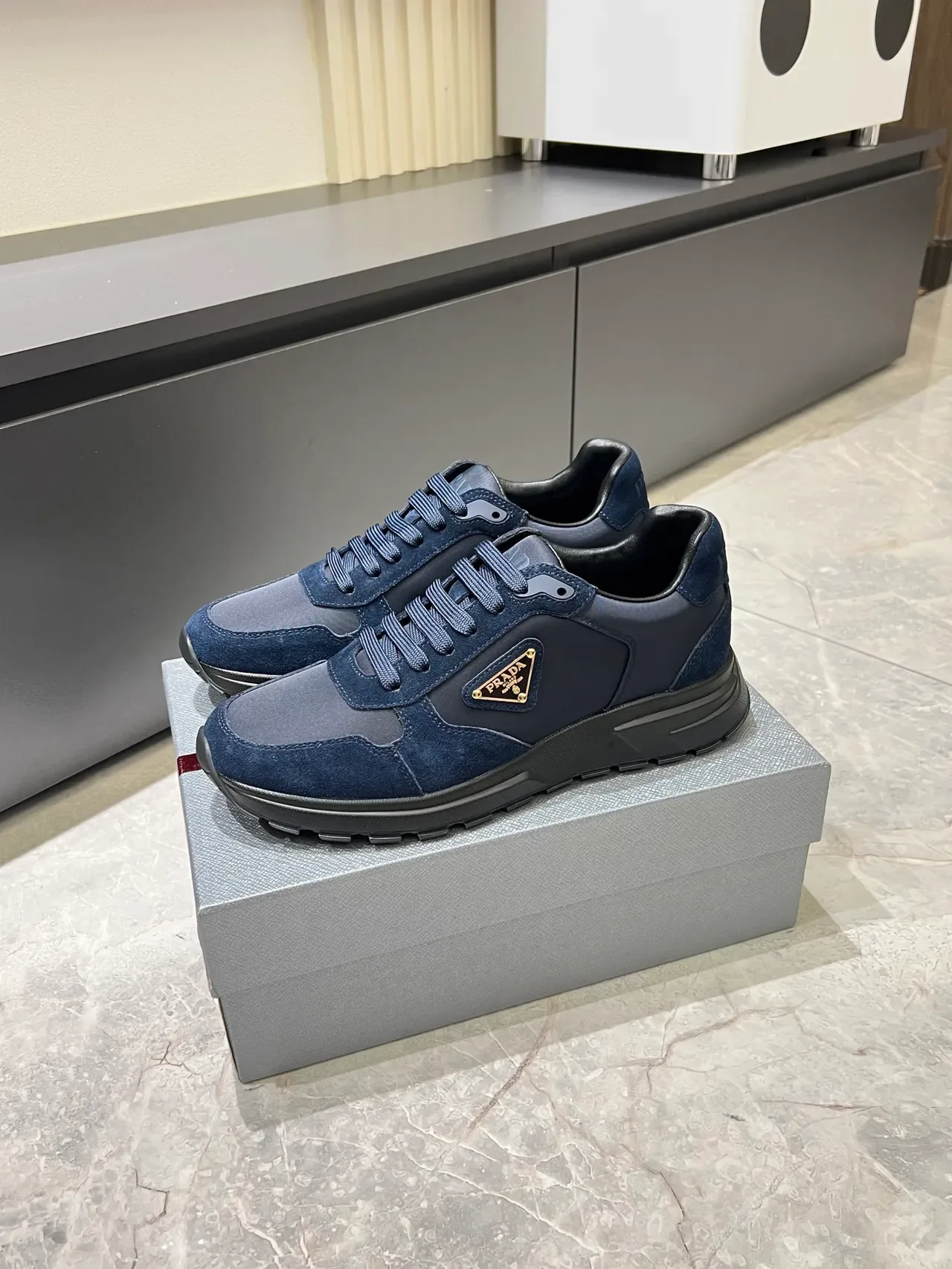 Prada Cloudbust Tênis Lifestyle Azul Marinho Camurça e Couro 4