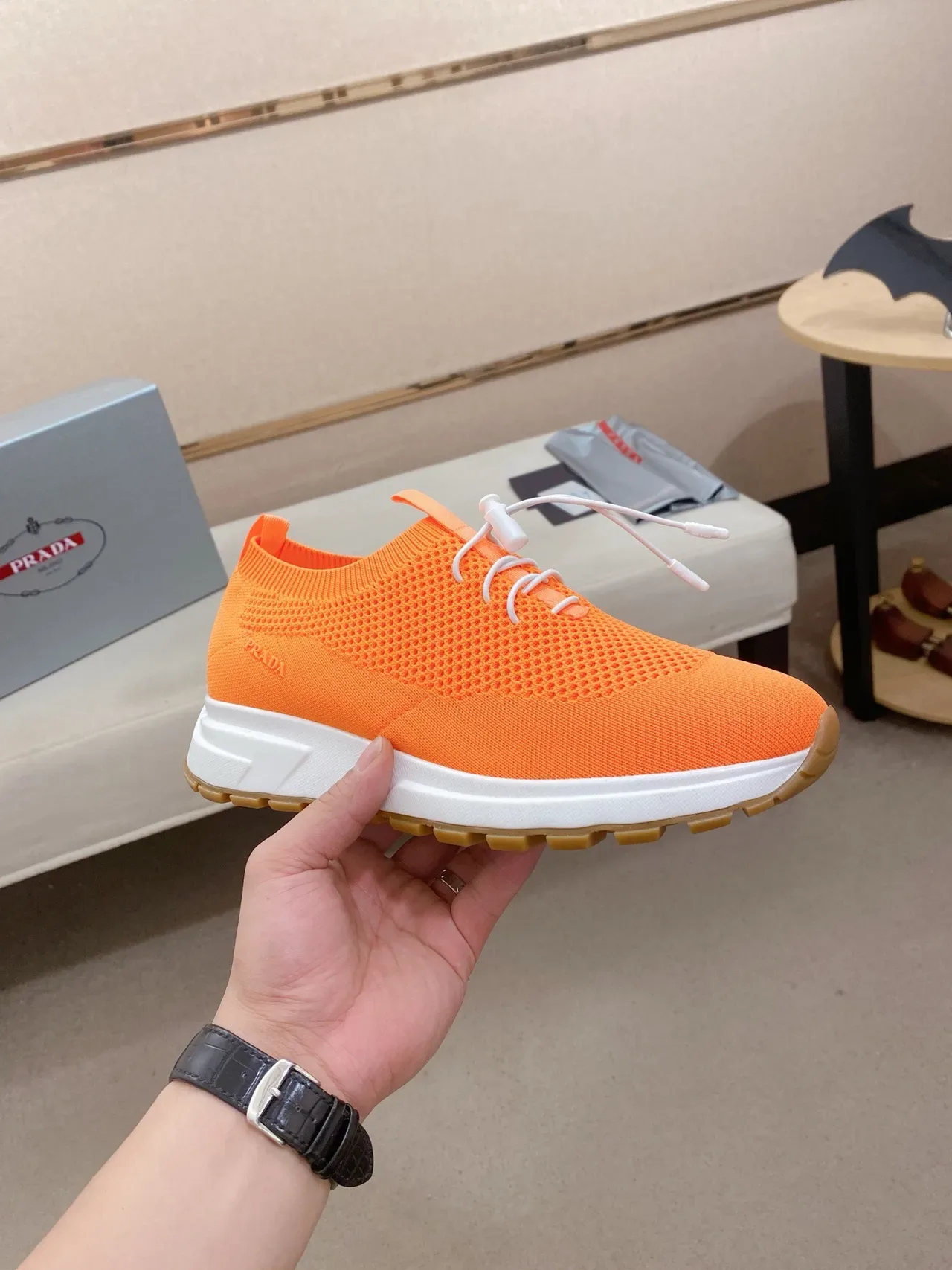 Prada Cloudbust Tênis Lifestyle Laranja Branco Malha Ajuste Meia Sistema Cadarço Toggle 4