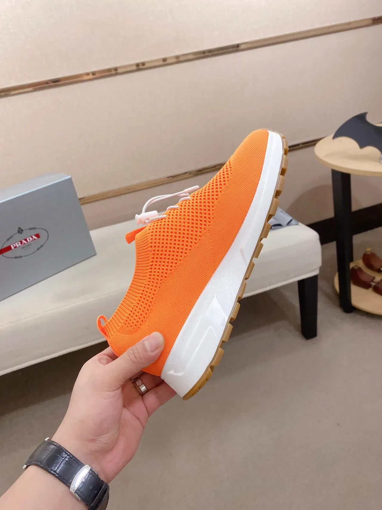 Prada Cloudbust Tênis Lifestyle Laranja Branco Malha Ajuste Meia Sistema Cadarço Toggle 5