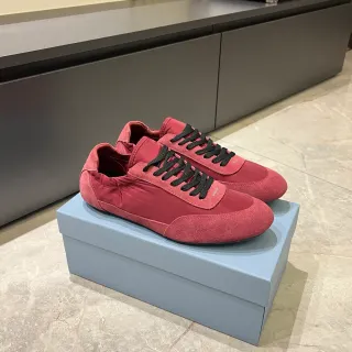 Prada Cloudbust लाल काला लो-टॉप मिक्स्ड मटेरियल लाइफस्टाइल स्नीकर्स