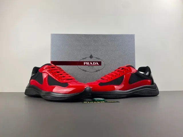 Prada Cloudbust Chaussures Lifestyle en Cuir Patent Rouge et Maille Noire 13