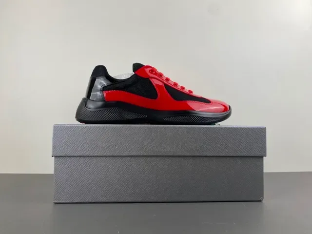 Prada Cloudbust Chaussures Lifestyle en Cuir Patent Rouge et Maille Noire 15