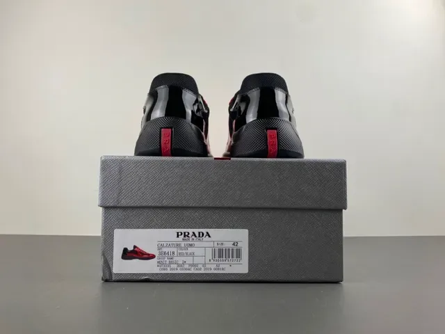 Prada Cloudbust Chaussures Lifestyle en Cuir Patent Rouge et Maille Noire 17