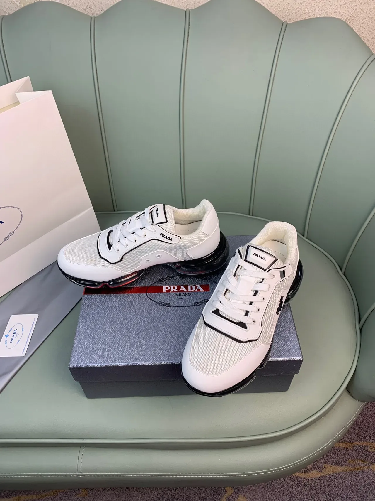 Prada Cloudbust Blanc et Noir Lifestyle Sneakers 8