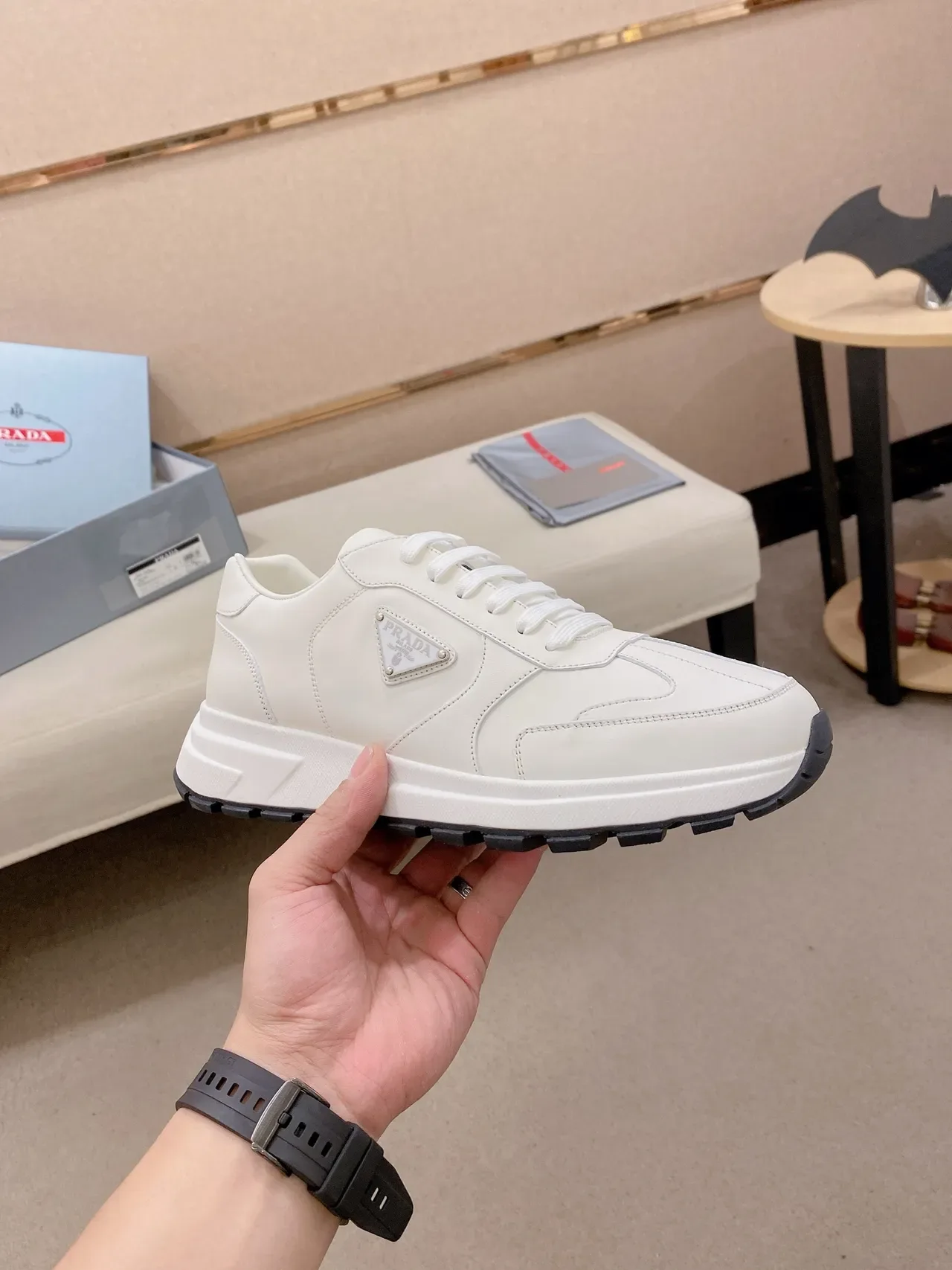 Prada Cloudbust Sneakers Lifestyle Blancs à Panneaux en Cuir 4