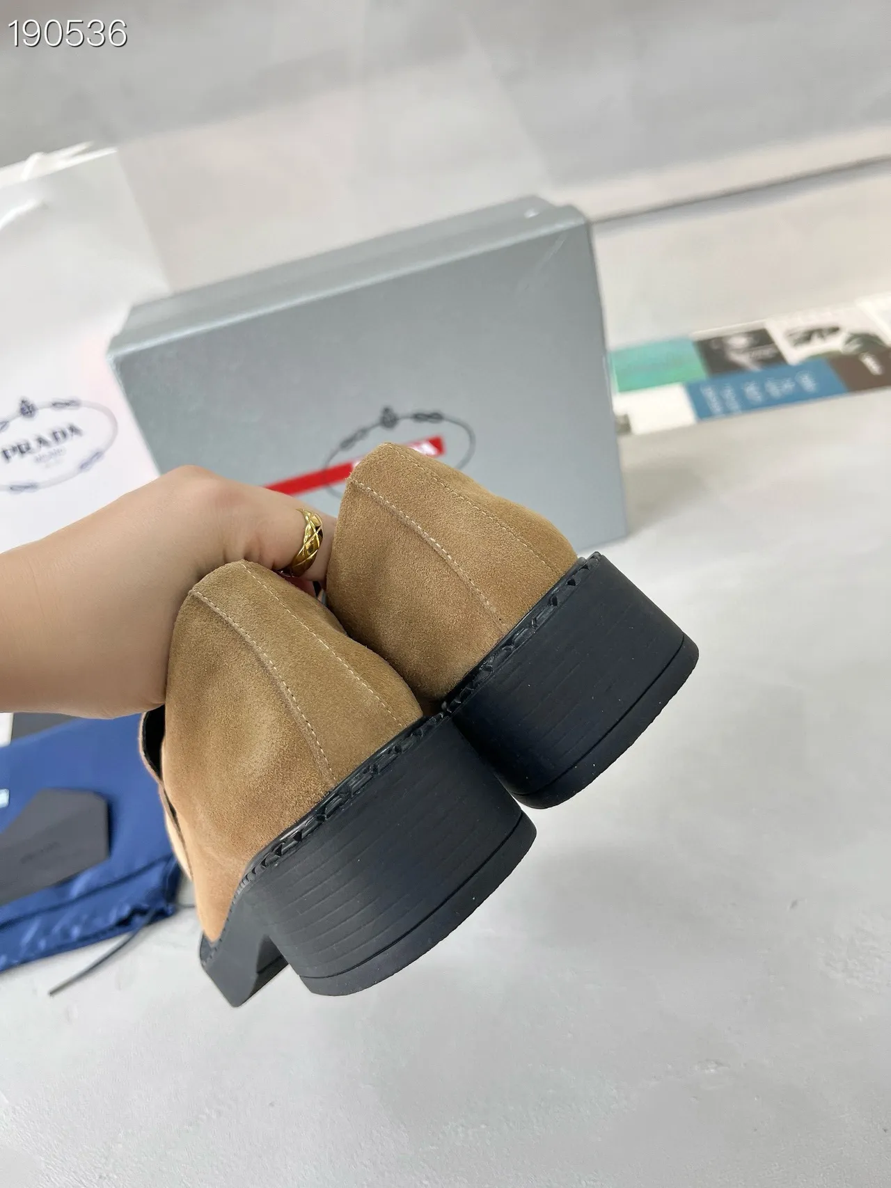 Prada লুফার বেইজ কালো সুয়েড উপরের অংশ প্ল্যাটফর্ম সোল লুফার 2