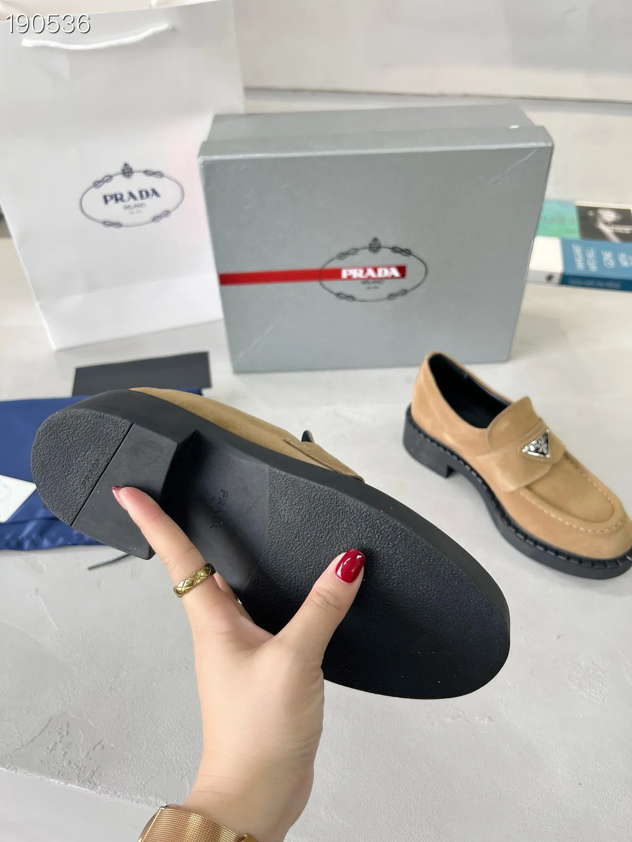 Prada লুফার বেইজ কালো সুয়েড উপরের অংশ প্ল্যাটফর্ম সোল লুফার 3