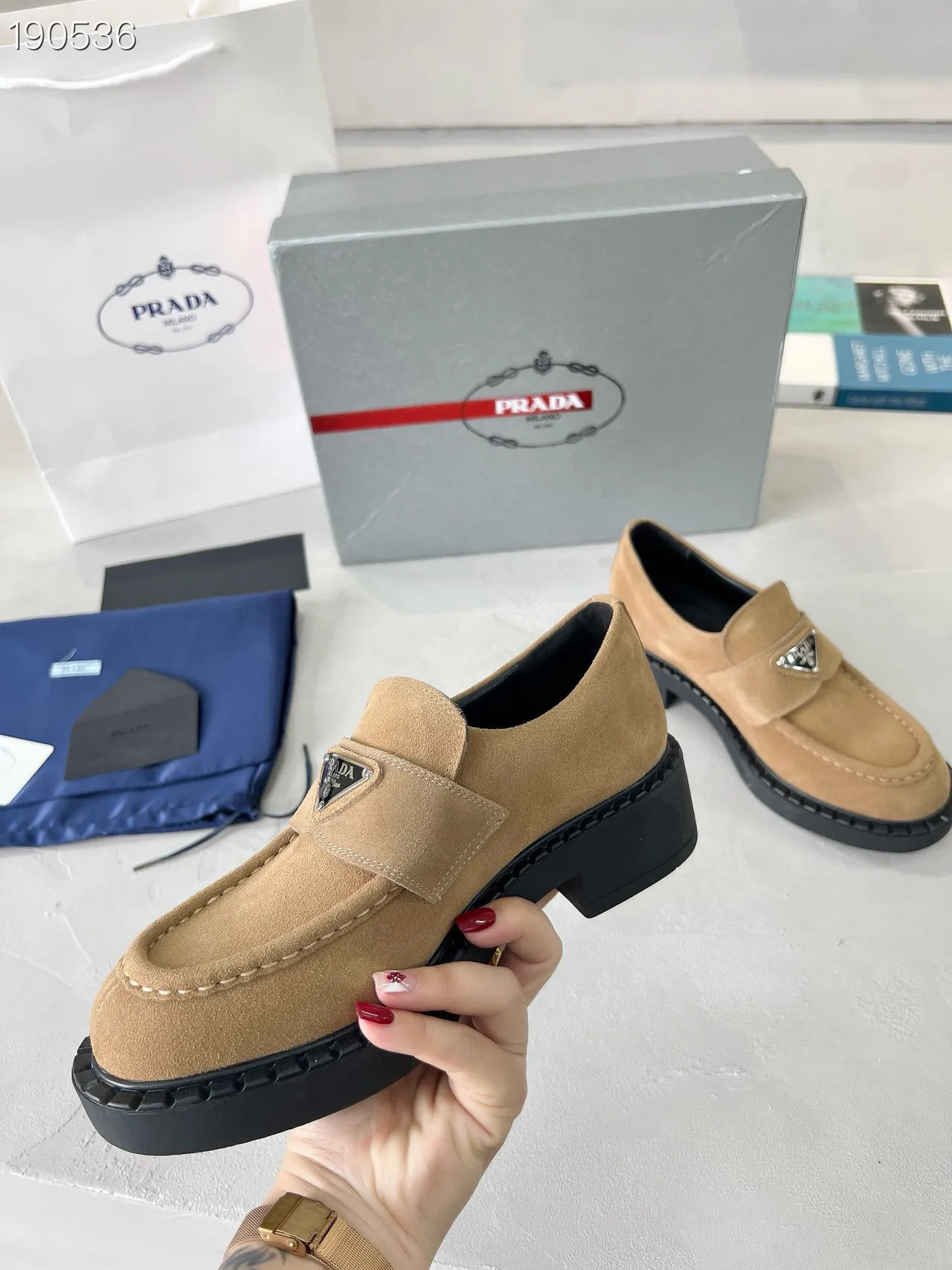 Prada লুফার বেইজ কালো সুয়েড উপরের অংশ প্ল্যাটফর্ম সোল লুফার 4
