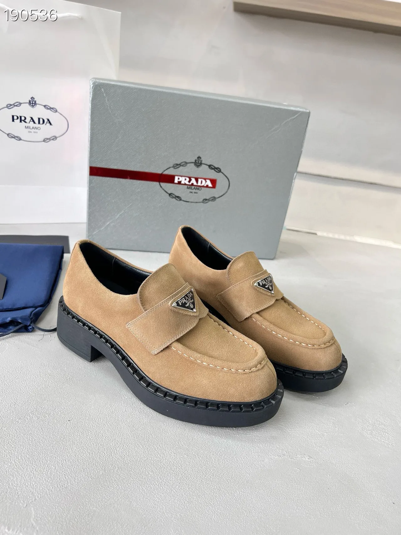 Prada লুফার বেইজ কালো সুয়েড উপরের অংশ প্ল্যাটফর্ম সোল লুফার 7