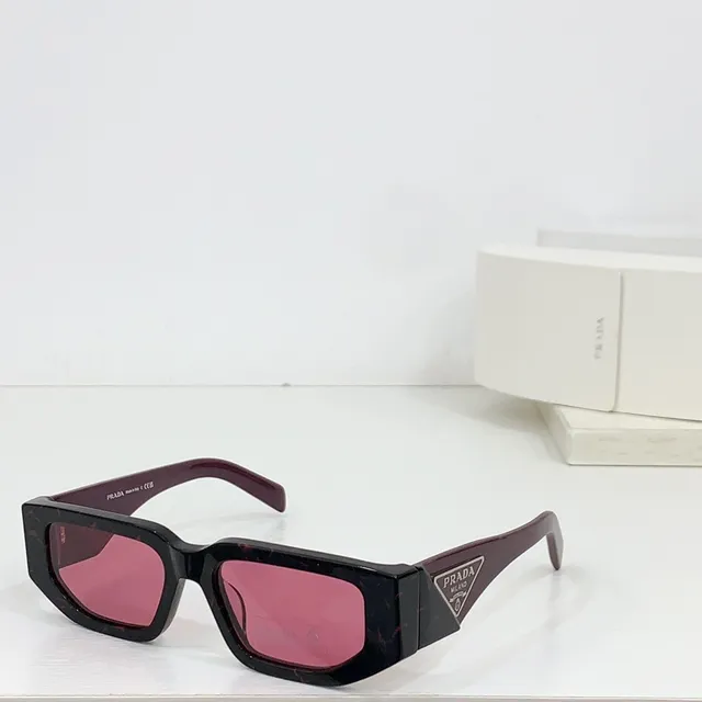 Prada 玛瑙黑黄棱角太阳镜 6