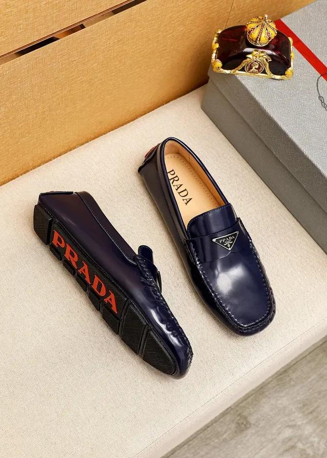 Prada Navy Beige Glossy Patent Leather Metal Triangle Logo Plaque Loafer 9