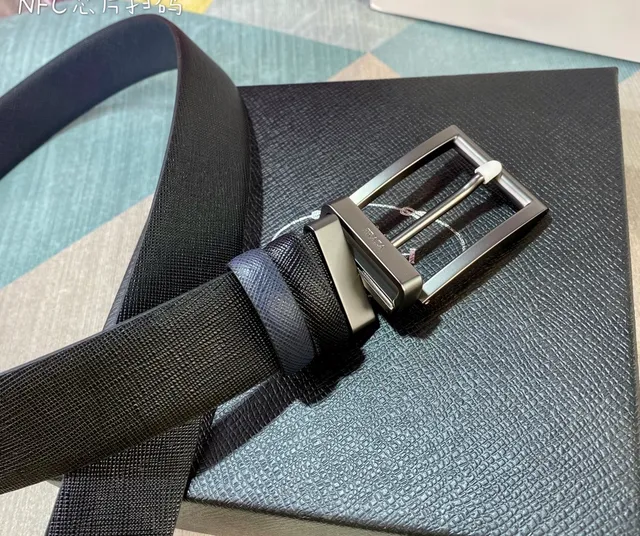Prada Ceinture en Cuir Saffiano Texturée Réversible Marine Noir 2