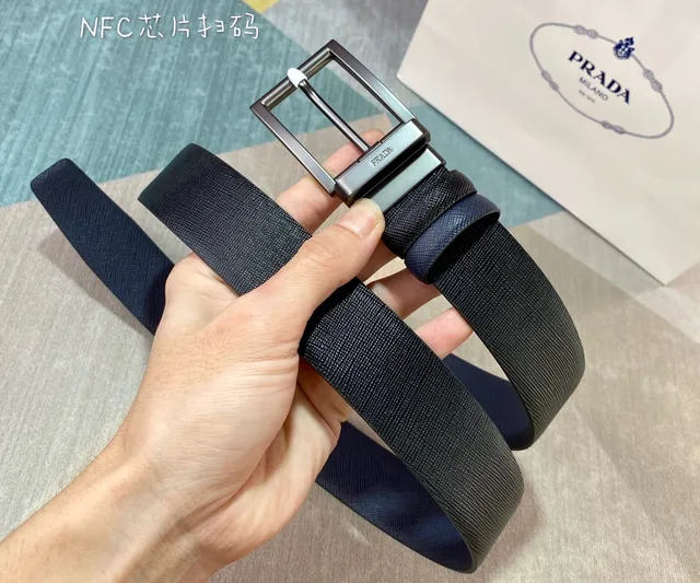 Prada Ceinture en Cuir Saffiano Texturée Réversible Marine Noir 6
