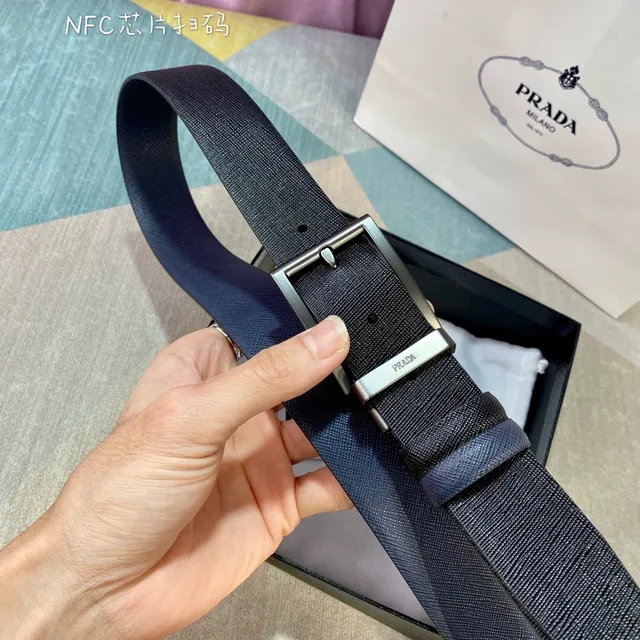 Prada Ceinture en Cuir Saffiano Texturée Réversible Marine Noir 8