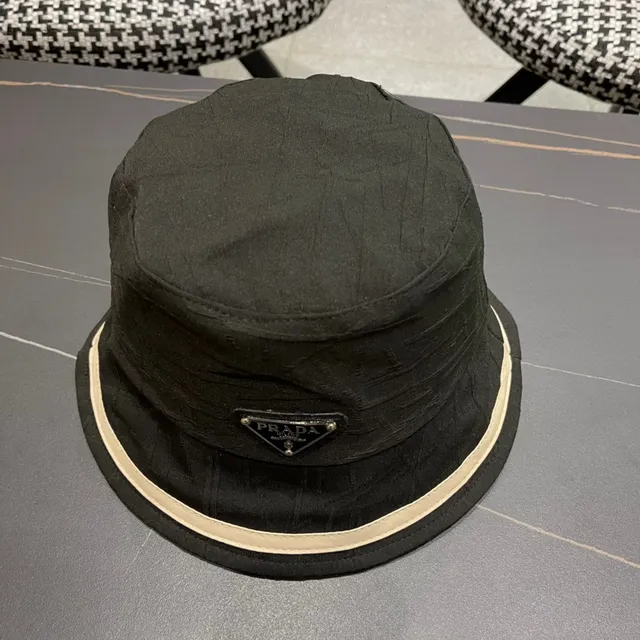 Prada Re-Edition काला बेज टेक्स्चर्ड फैब्रिक ऊपरी किनारे पट्टी बकेट बैग 6