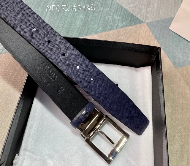 Prada Ceinture Réversible Navy Silver Texturée et Douce avec Finition Double en Cuir 3