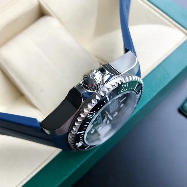 Rolex Deepsea Sea-Dweller وجهة خضراء-سوداء تدرجية سوار مطاطي أزرق ساعة ميكانيكية 12