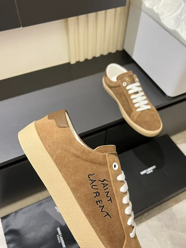 Saint Laurent 棕米色麂皮刺绣 Logo 生活方式运动鞋 4