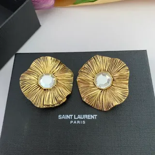 Saint Laurent गोल्ड फ्लोरल रेडिएटिंग पेटल ईयररिंग्स