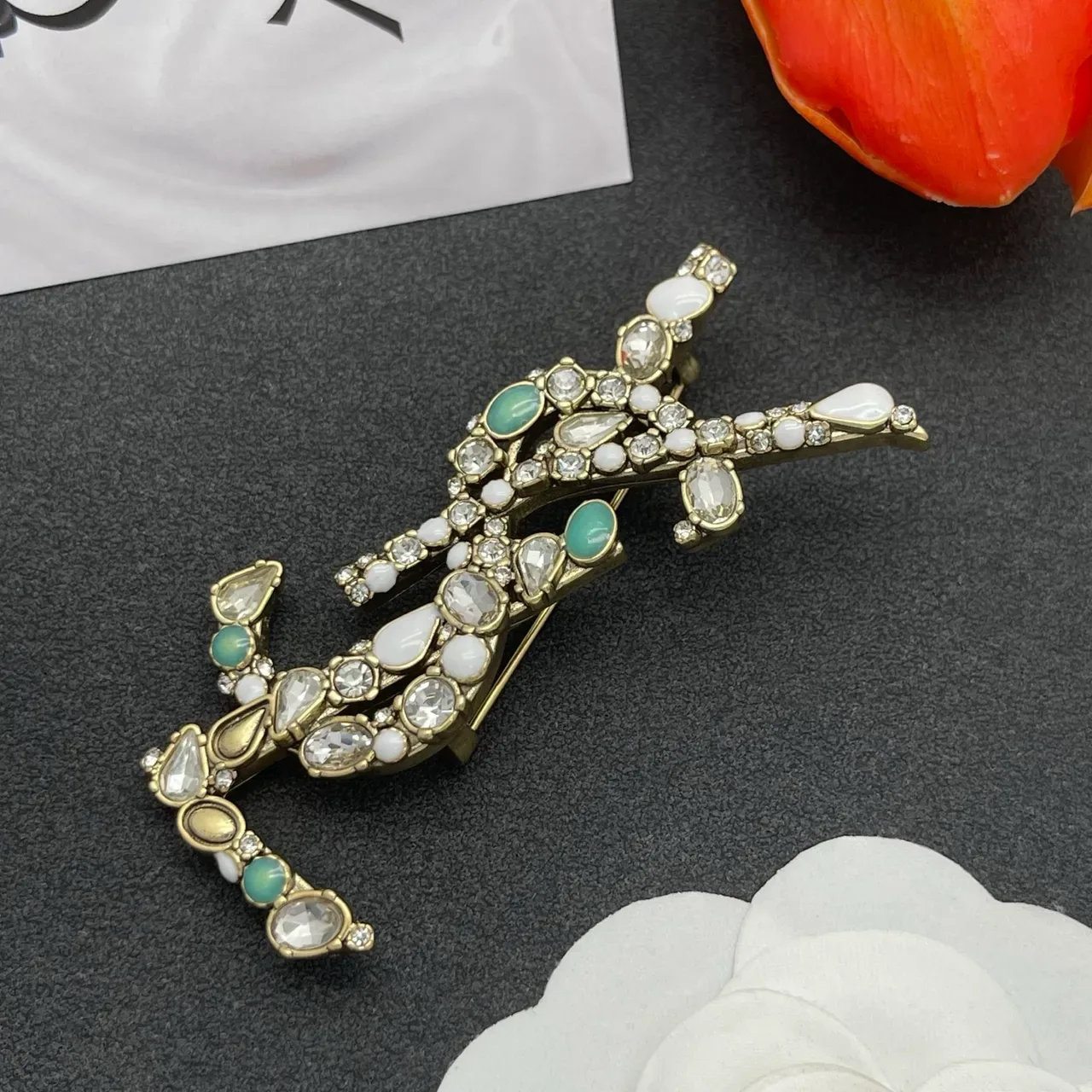 Saint Laurent YSL Monogram Broche de Cristal y Esmalte 6