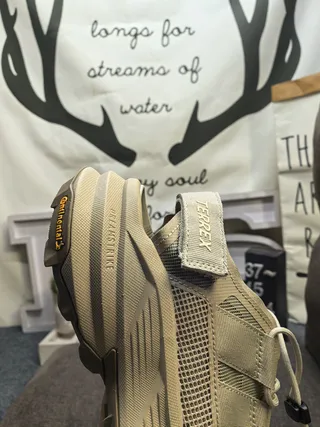 Salomon Beige 露趾系带休闲凉鞋 3