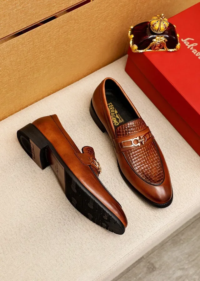 Salvatore Ferragamo Gancini cuero trenzado marrón mocasines 4