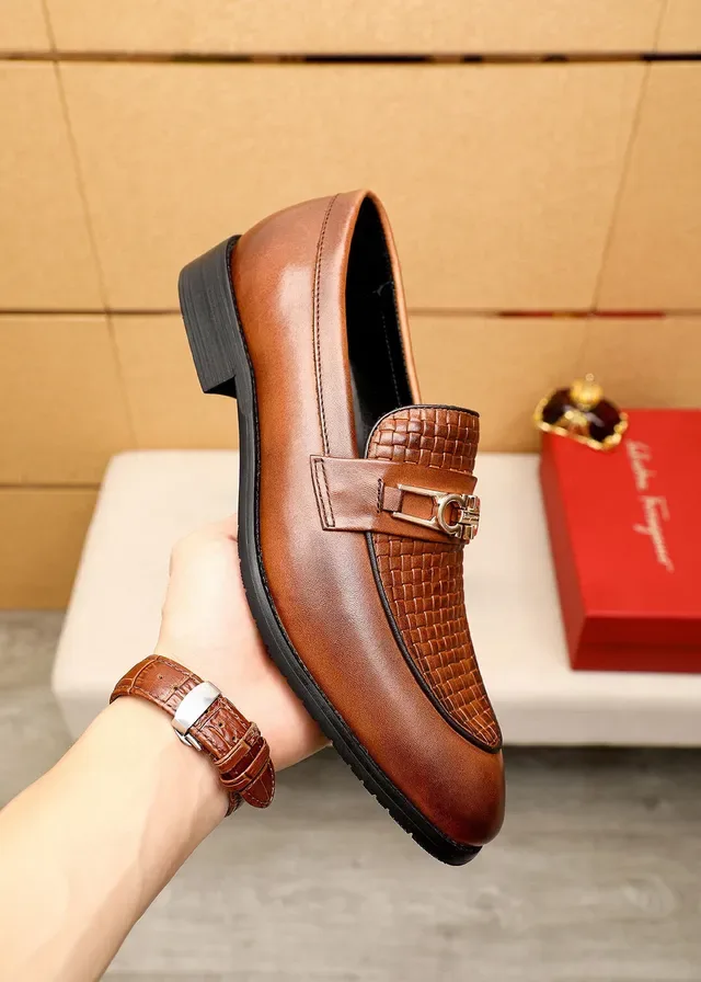 Salvatore Ferragamo Gancini cuero trenzado marrón mocasines 5