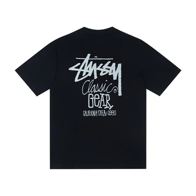 Camiseta Stussy Classic Gear com estampa gráfica 4