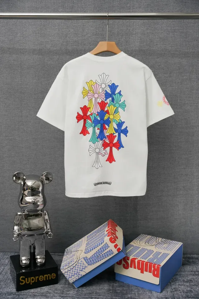 Camiseta Supreme con bolsillo y gráfico bordado 4