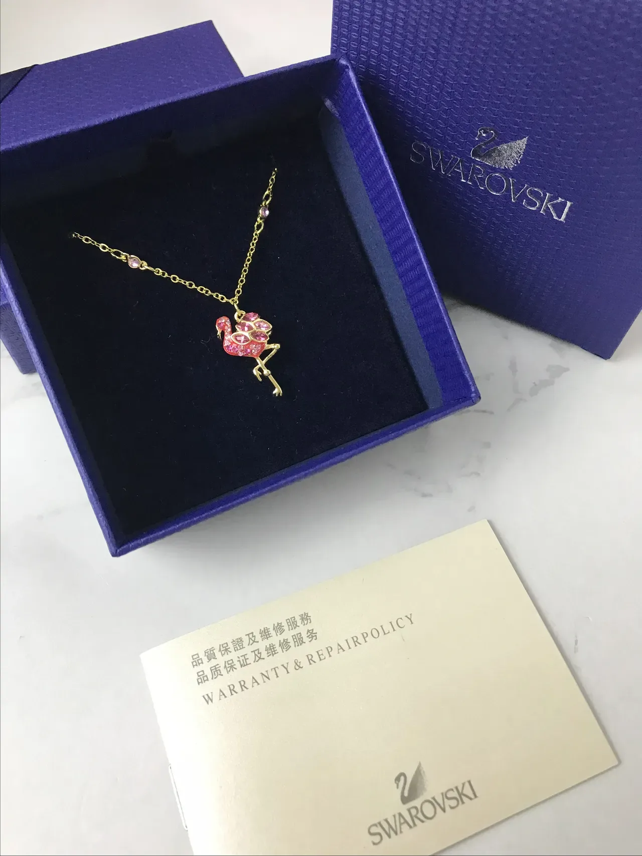Swarovski ফ্ল্যামিঙ্গো ইনামেল এবং ক্রিস্টাল পেন্ডেন্ট নেকলেস 3