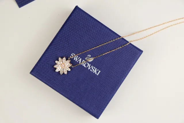 Swarovski Floral Crystal Pendant Necklace 3