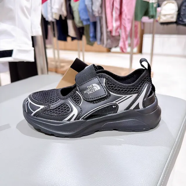 The North Face Sneakers Chunky Noires et Argentées pour Enfants 3