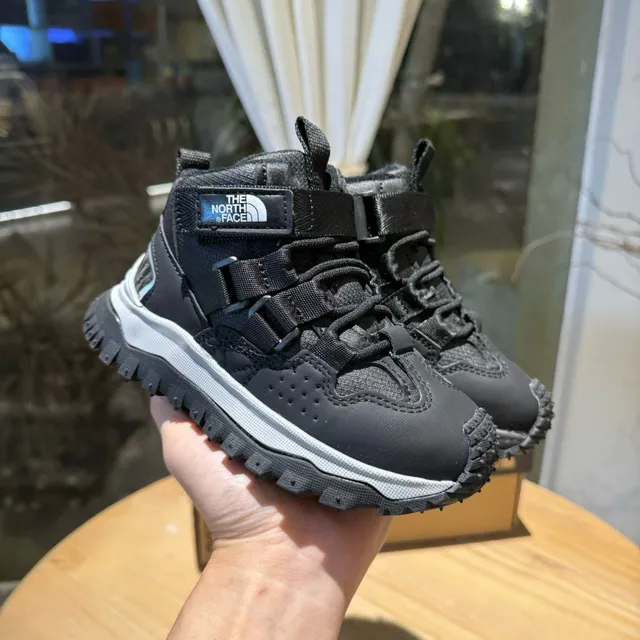 The North Face Kids Navy and Cream Dual-Closure Lugged Snow Boots 18
