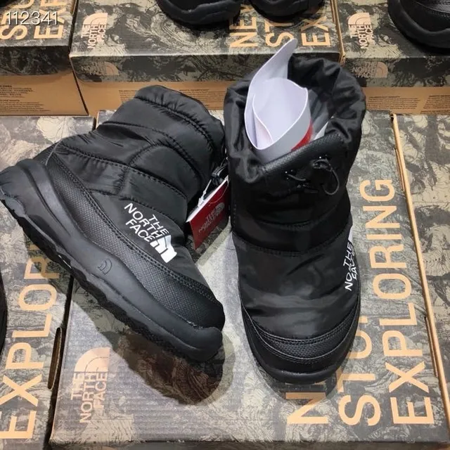 The North Face ThermoBall Boot أسود أطفال حذاء ثلج 20