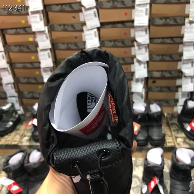 The North Face ThermoBall Boot أسود أطفال حذاء ثلج 22